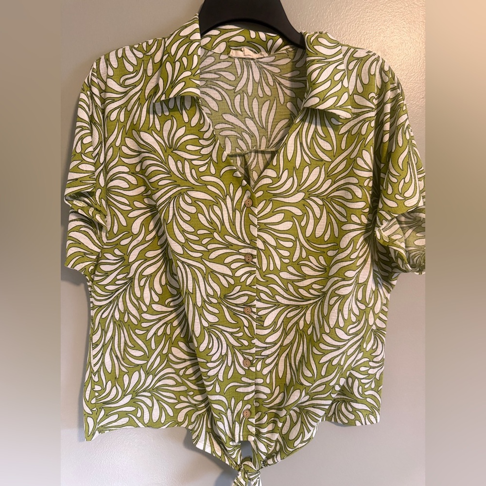 Parallel Skies Green and White Leaf Print Button-Up Shirt tie waist size large